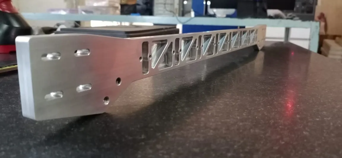 The truss arm from the other side